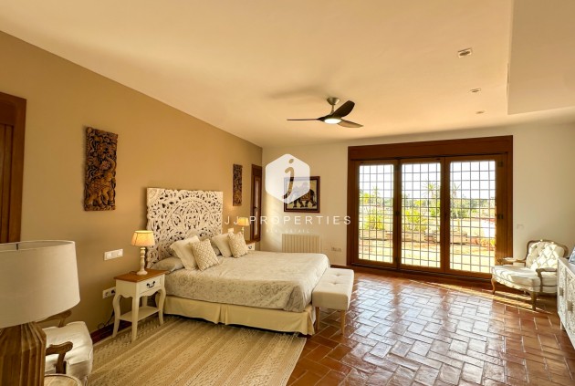 Aus zweiter Hand - Villa -
Dehesa de Campoamor - Costa Blanca