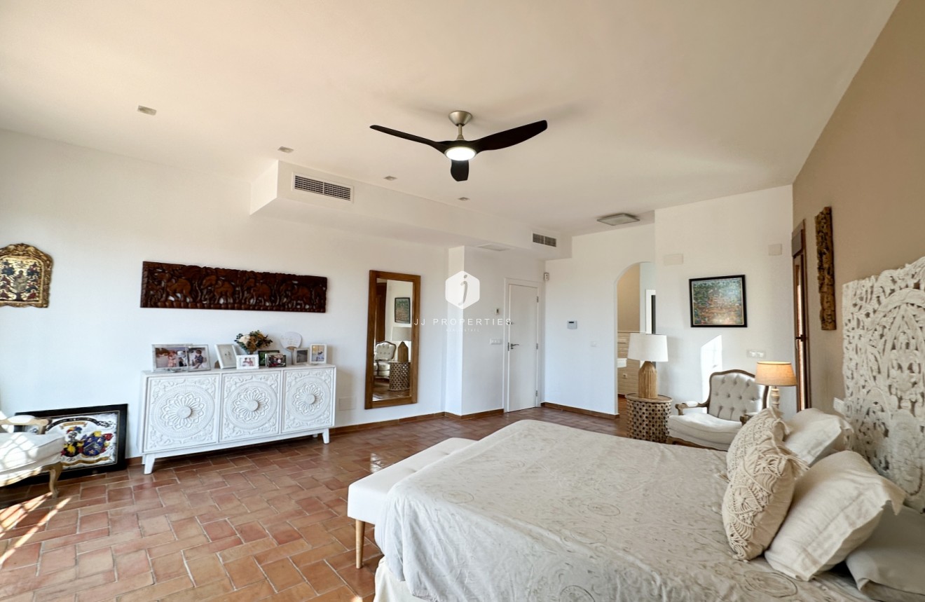 Aus zweiter Hand - Villa -
Dehesa de Campoamor - Costa Blanca