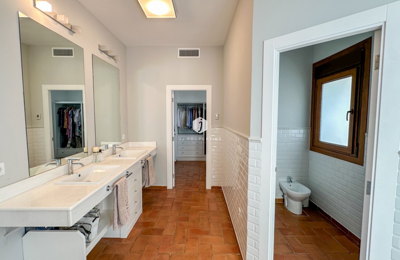 Aus zweiter Hand - Villa -
Dehesa de Campoamor - Costa Blanca