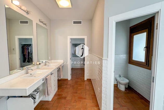 Aus zweiter Hand - Villa -
Dehesa de Campoamor - Costa Blanca