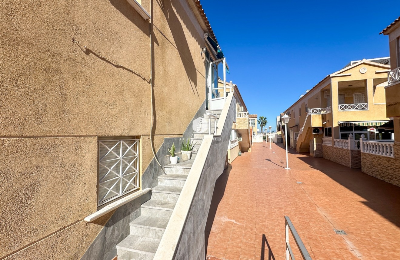 Resale - Apartment / flat -
Torrevieja - Costa Blanca