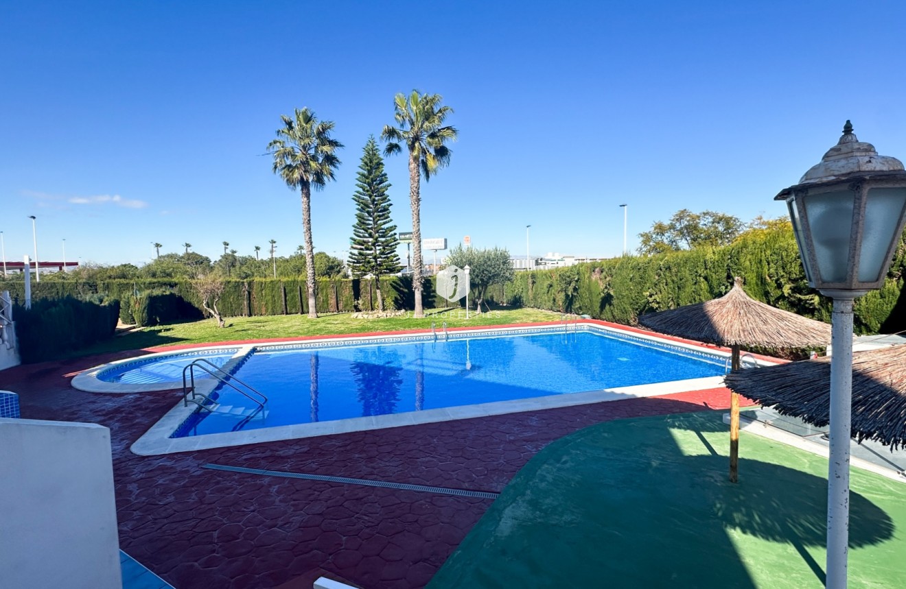 Resale - Apartment / flat -
Torrevieja - Costa Blanca