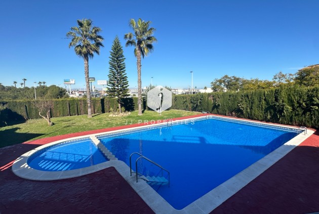 Resale - Apartment / flat -
Torrevieja - Costa Blanca