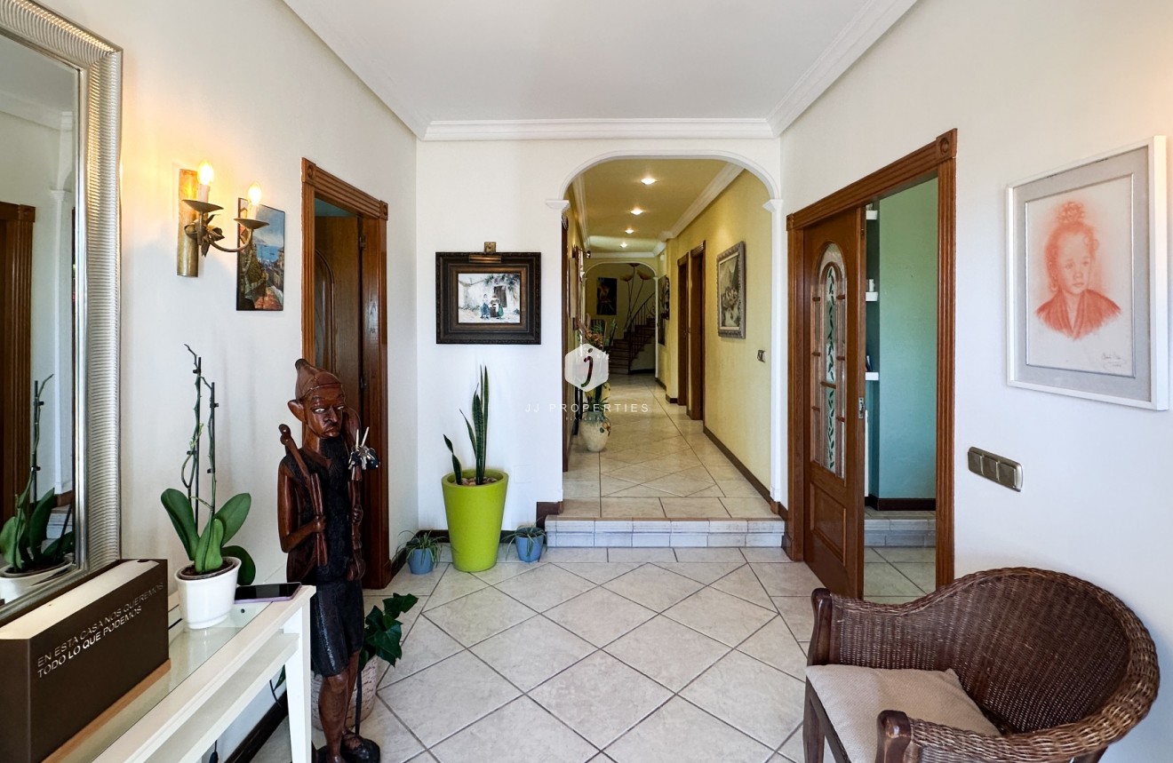 Resale - Villa -
La Mata - Costa Blanca
