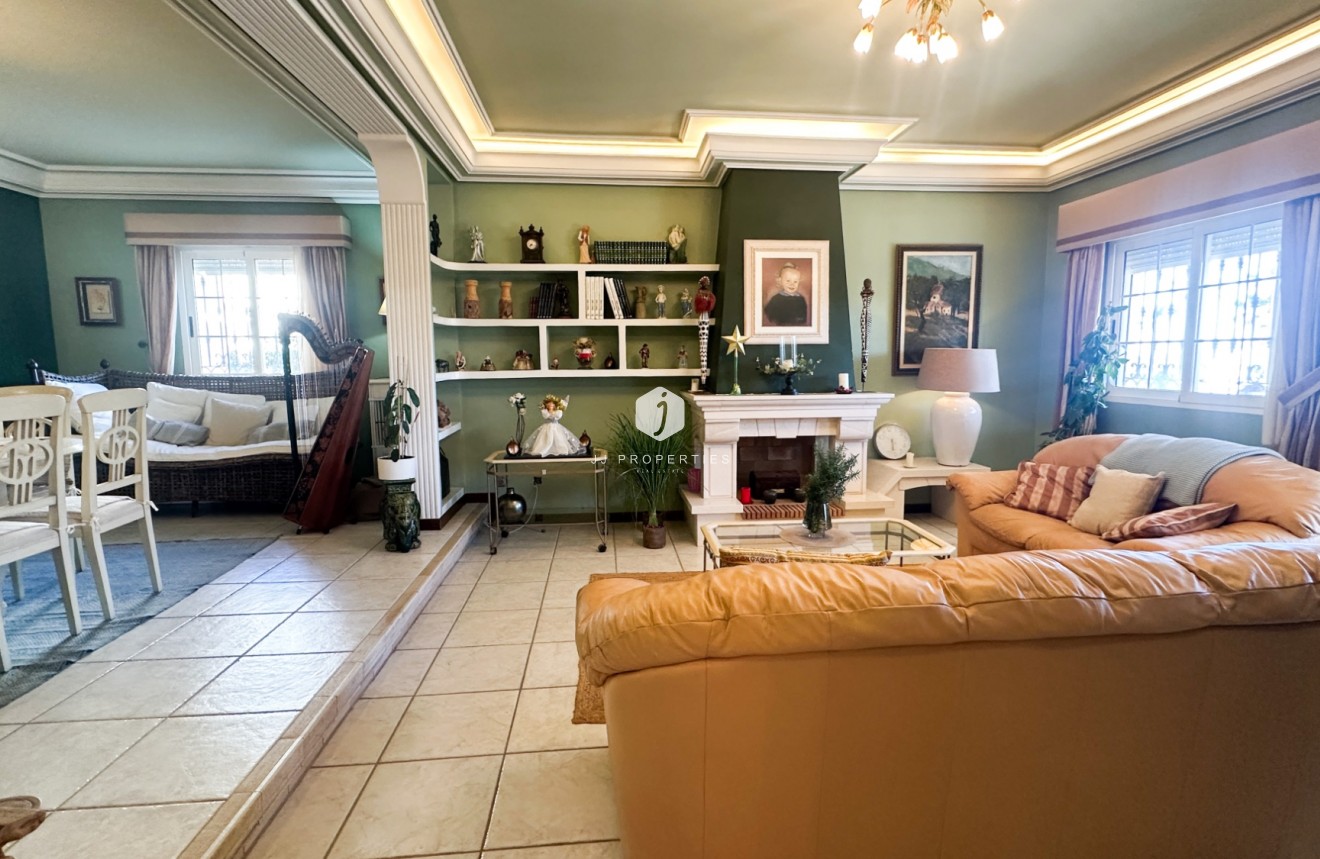 Resale - Villa -
La Mata - Costa Blanca