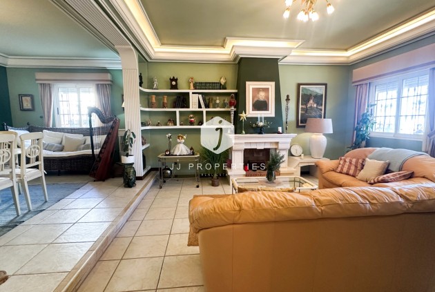 Resale - Villa -
La Mata - Costa Blanca