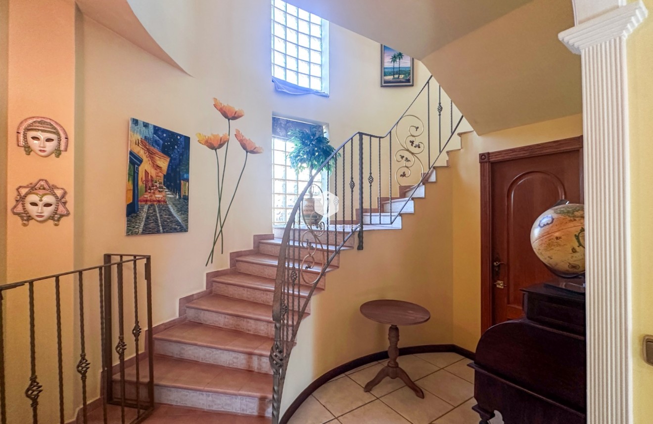 Resale - Villa -
La Mata - Costa Blanca