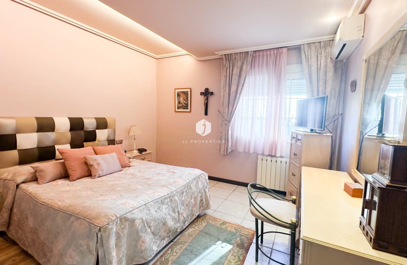 Resale - Villa -
La Mata - Costa Blanca