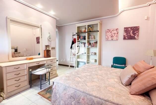 Resale - Villa -
La Mata - Costa Blanca