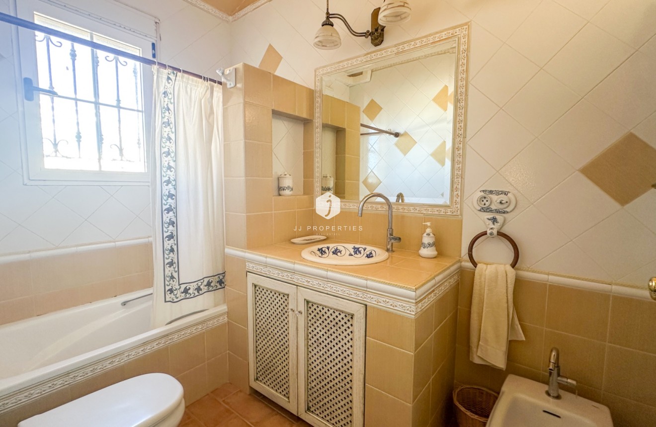 Resale - Villa -
La Mata - Costa Blanca