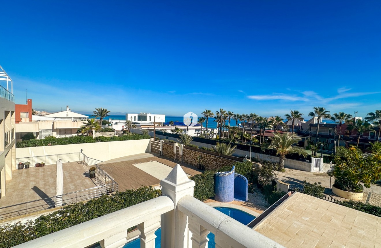 Resale - Villa -
La Mata - Costa Blanca
