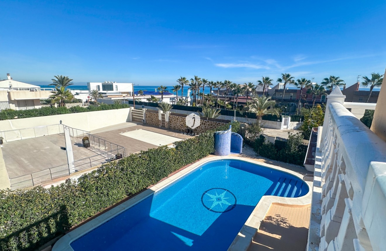 Resale - Villa -
La Mata - Costa Blanca