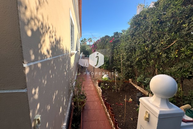 Resale - Villa -
La Mata - Costa Blanca