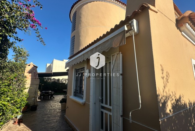 Resale - Villa -
La Mata - Costa Blanca