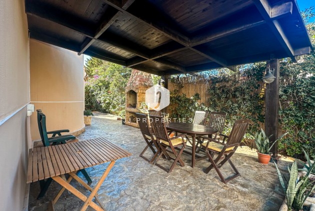 Resale - Villa -
La Mata - Costa Blanca
