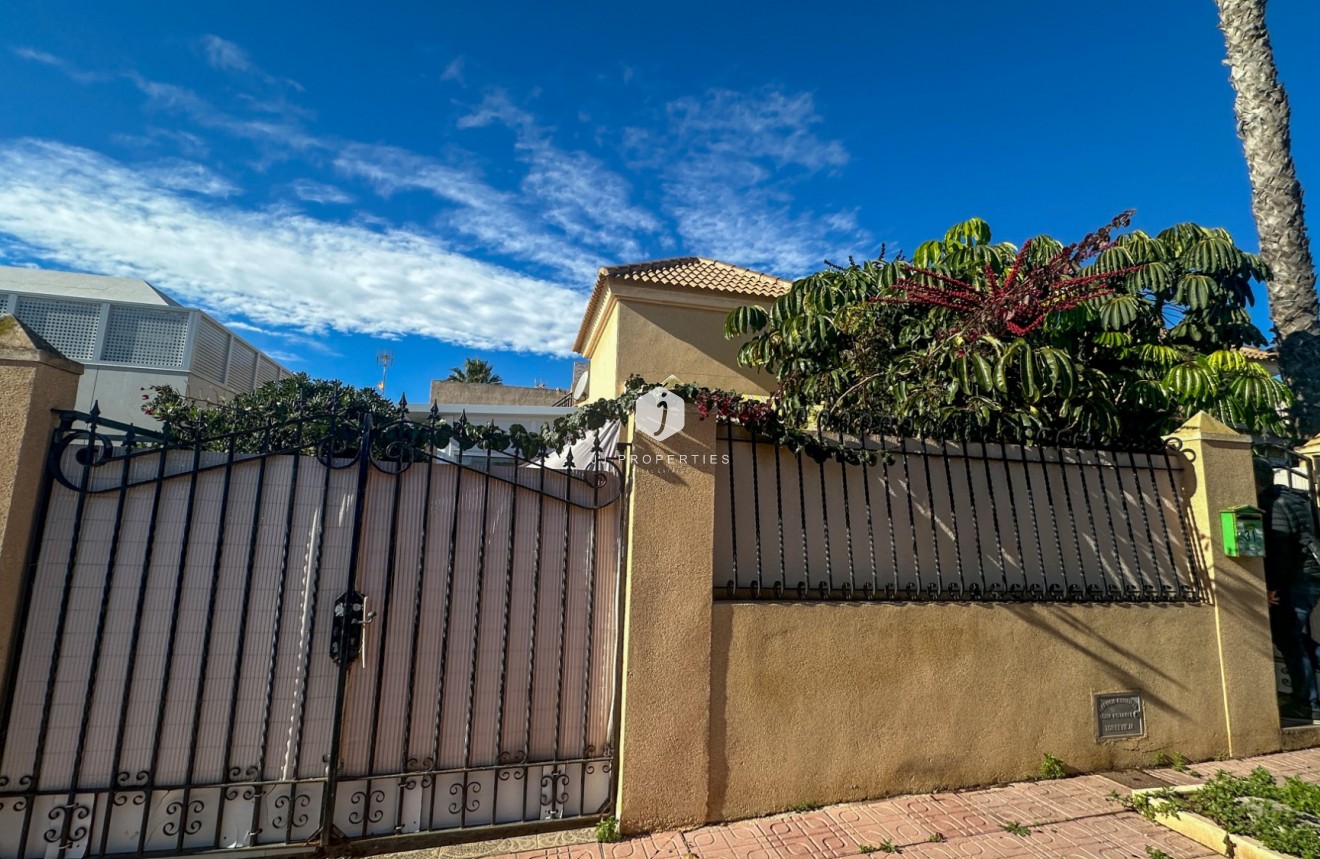 Segunda mano - Chalet -
Torrevieja - Costa Blanca