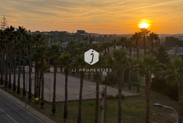 Tweedehands - Appartement / flat -
Torrevieja - Costa Blanca