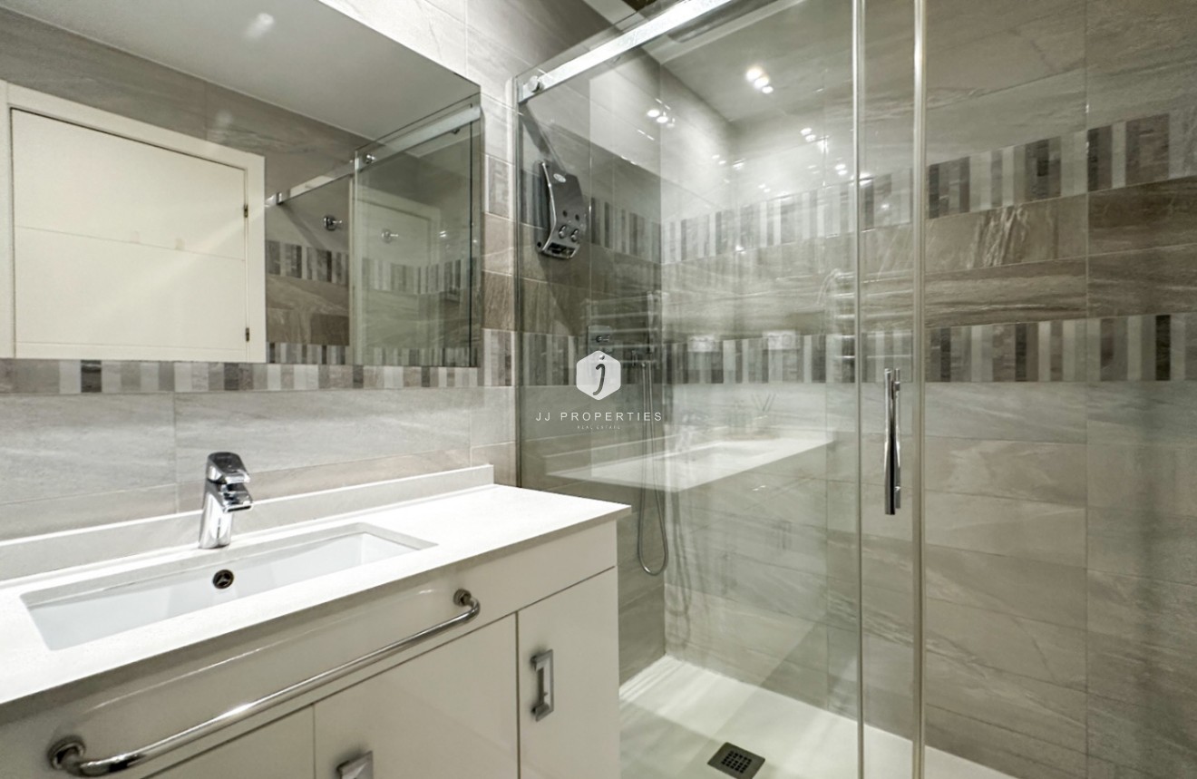 Tweedehands - Appartement / flat -
Torrevieja - Costa Blanca