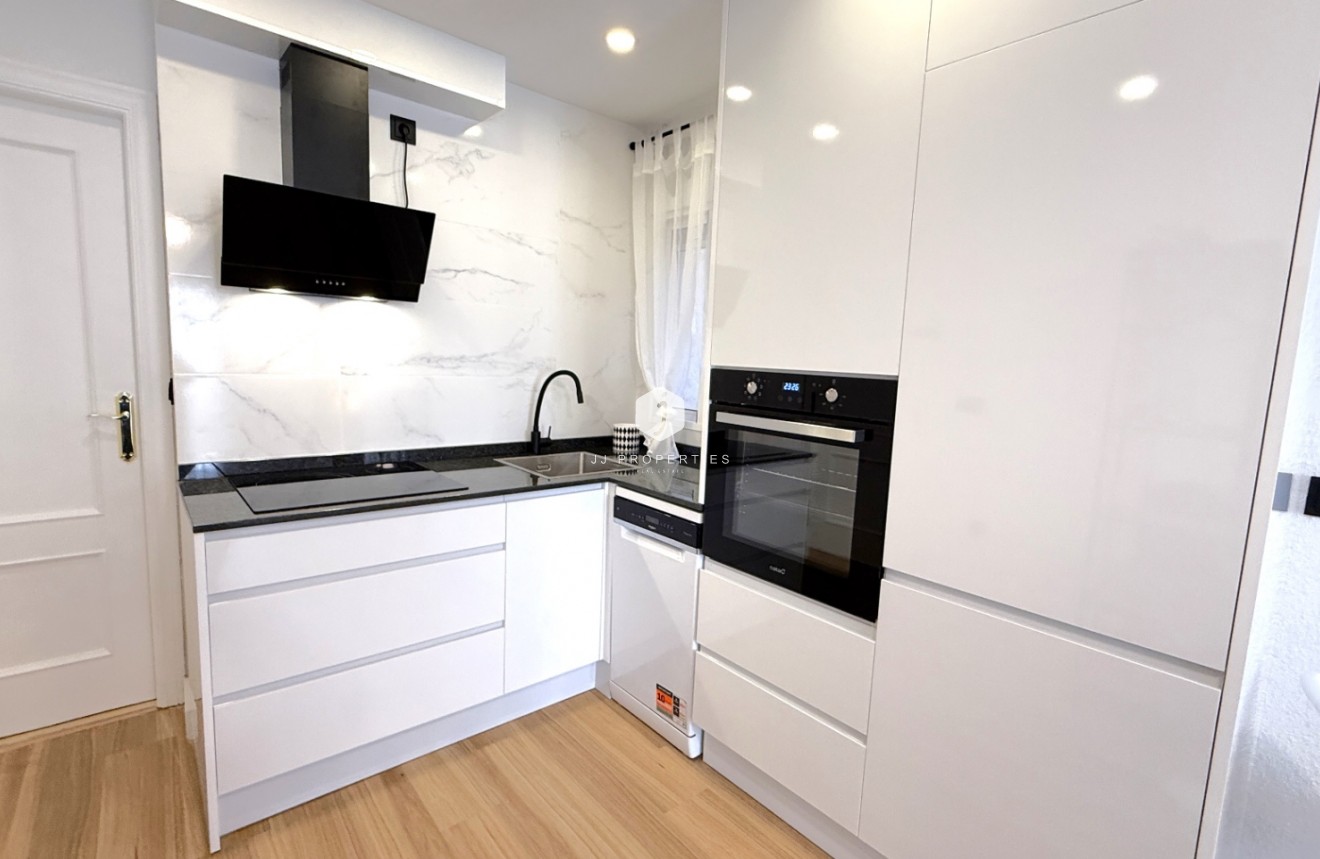 D'occasion - Appartement -
Torrevieja - Costa Blanca