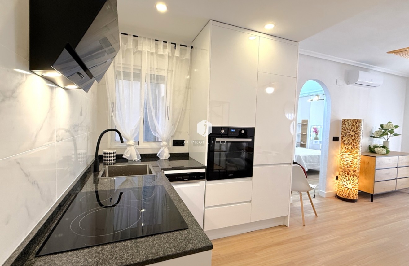 D'occasion - Appartement -
Torrevieja - Costa Blanca