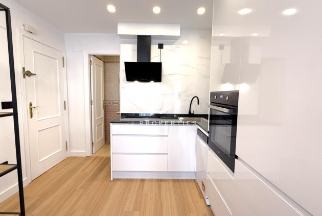 D'occasion - Appartement -
Torrevieja - Costa Blanca