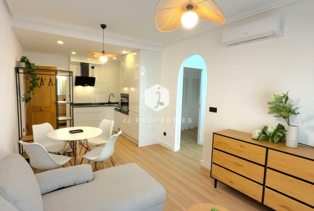 D'occasion - Appartement -
Torrevieja - Costa Blanca