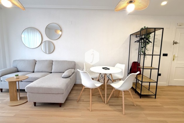 D'occasion - Appartement -
Torrevieja - Costa Blanca