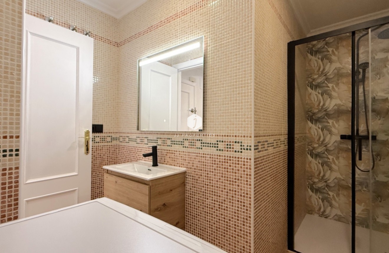 D'occasion - Appartement -
Torrevieja - Costa Blanca