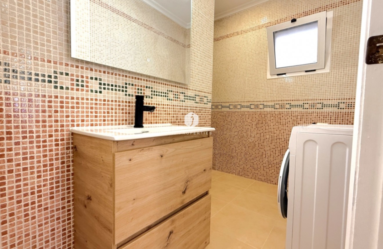 D'occasion - Appartement -
Torrevieja - Costa Blanca