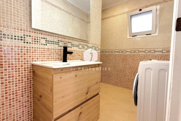 D'occasion - Appartement -
Torrevieja - Costa Blanca