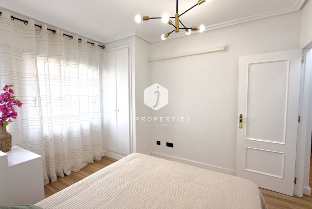 D'occasion - Appartement -
Torrevieja - Costa Blanca