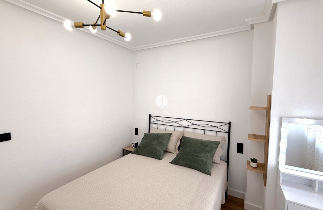 D'occasion - Appartement -
Torrevieja - Costa Blanca