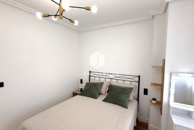 D'occasion - Appartement -
Torrevieja - Costa Blanca