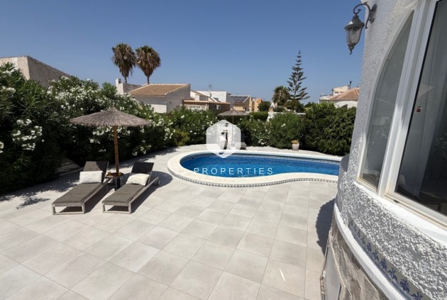 Aus zweiter Hand - Villa -
Torrevieja - Costa Blanca