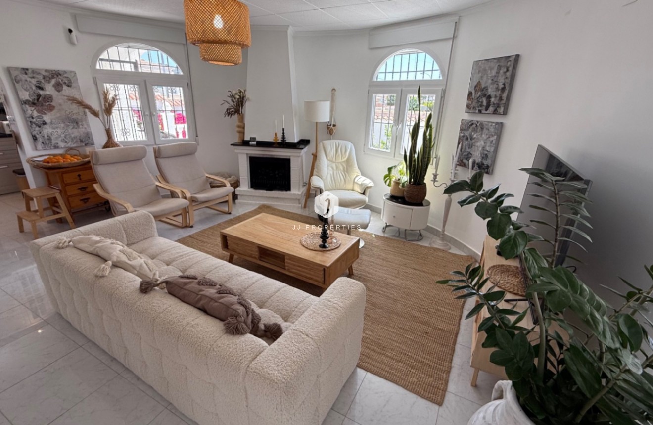 Aus zweiter Hand - Villa -
Torrevieja - Costa Blanca