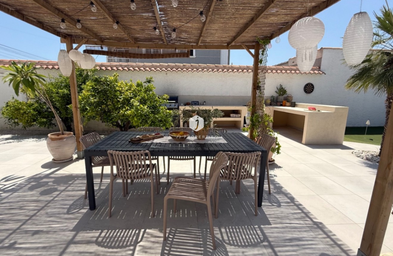 Aus zweiter Hand - Villa -
Torrevieja - Costa Blanca