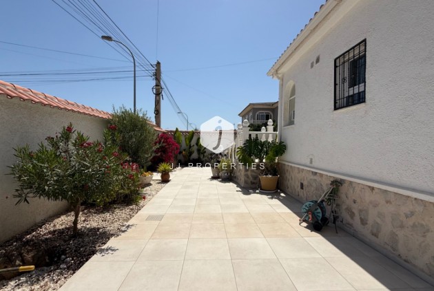 Aus zweiter Hand - Villa -
Torrevieja - Costa Blanca