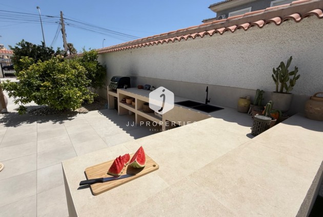 Aus zweiter Hand - Villa -
Torrevieja - Costa Blanca