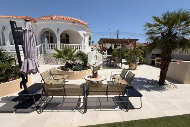 Aus zweiter Hand - Villa -
Torrevieja - Costa Blanca