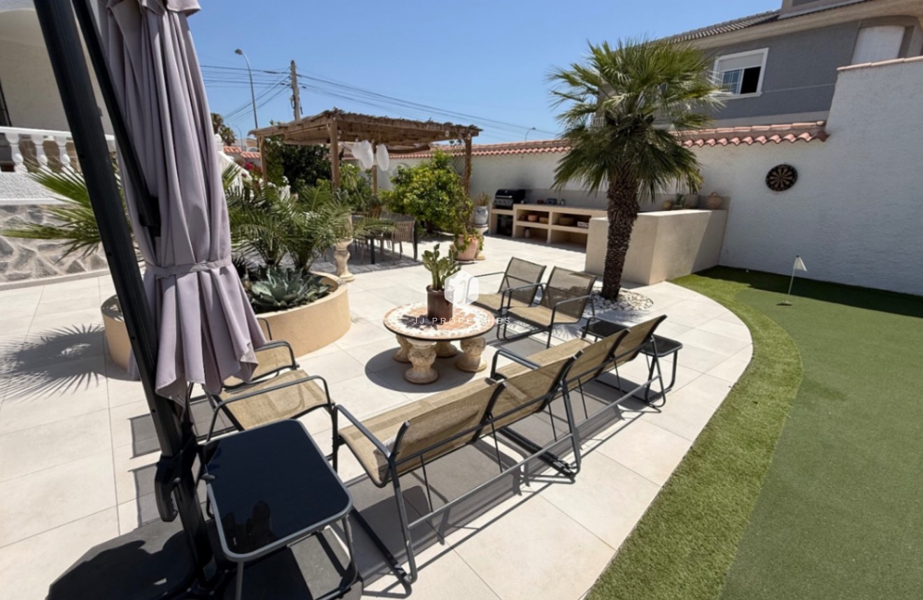 Aus zweiter Hand - Villa -
Torrevieja - Costa Blanca