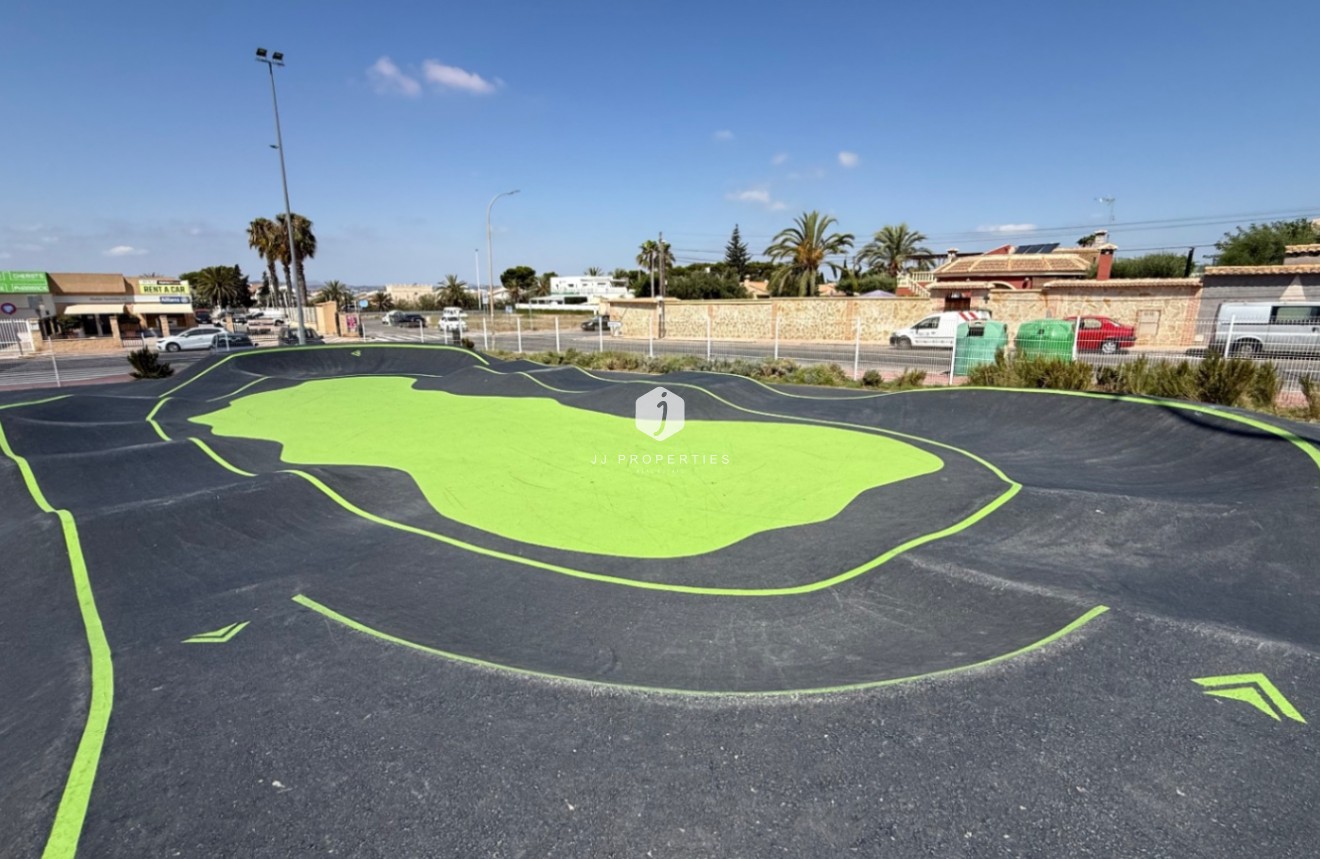 Aus zweiter Hand - Villa -
Torrevieja - Costa Blanca