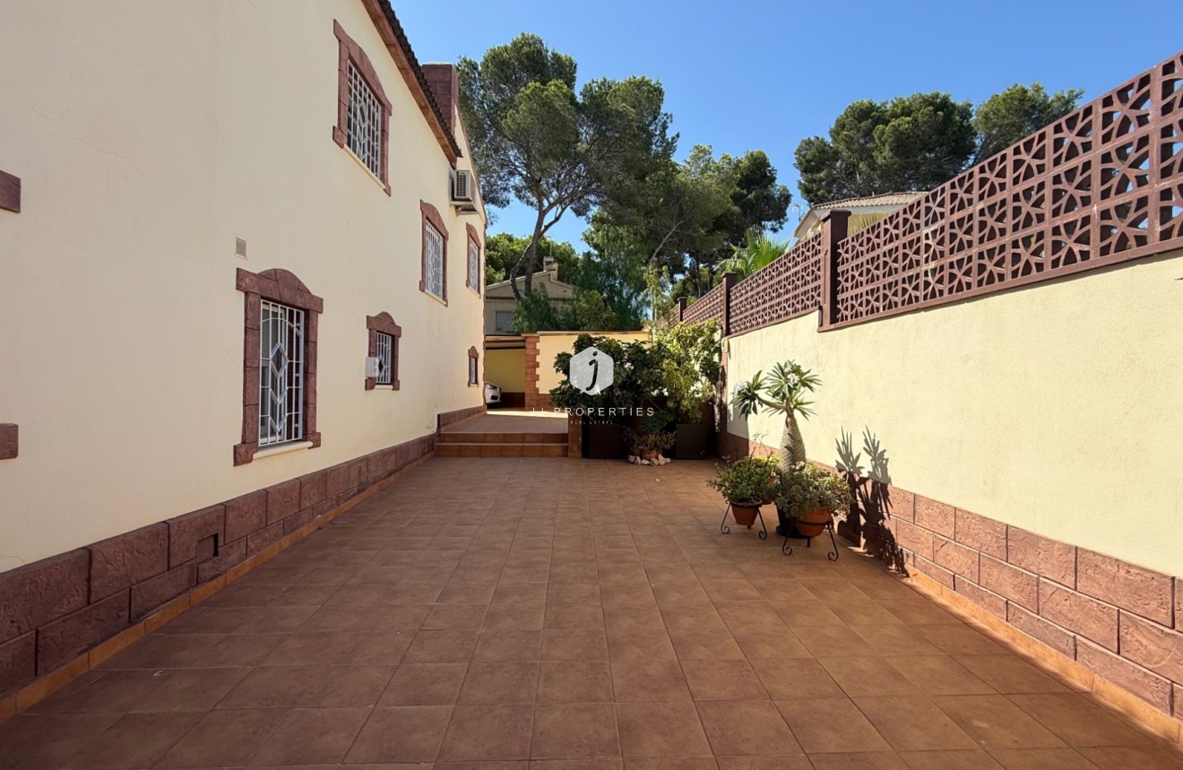 Tweedehands - Villa -
Torrevieja - Costa Blanca