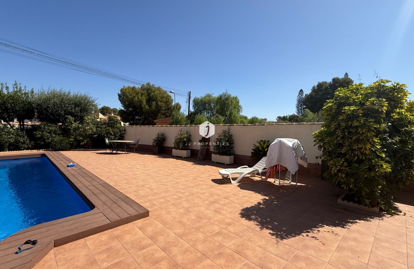 Tweedehands - Villa -
Torrevieja - Costa Blanca
