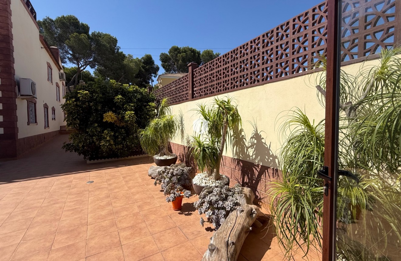Tweedehands - Villa -
Torrevieja - Costa Blanca