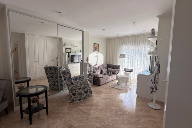 Tweedehands - Villa -
Torrevieja - Costa Blanca