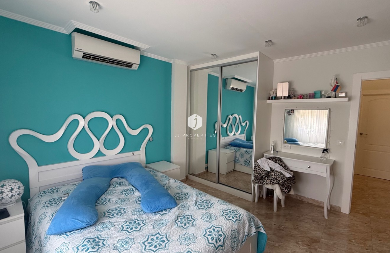 Tweedehands - Villa -
Torrevieja - Costa Blanca