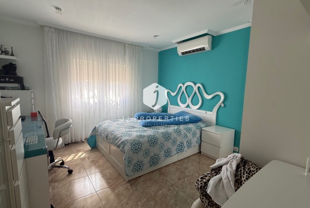Tweedehands - Villa -
Torrevieja - Costa Blanca