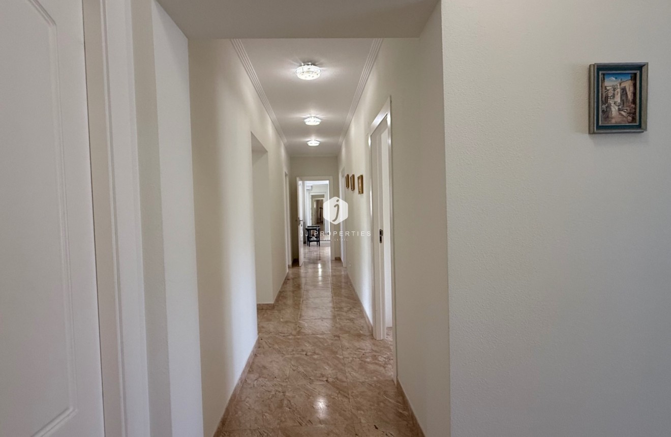 Tweedehands - Villa -
Torrevieja - Costa Blanca