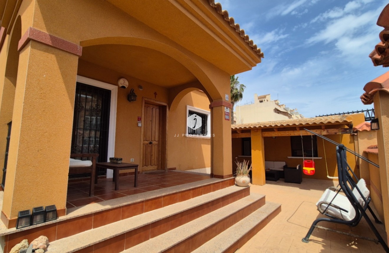 Z drugiej ręki - Villa -
Torrevieja - Costa Blanca