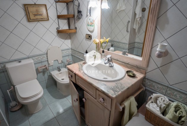 Z drugiej ręki - Mieszkanie w bloku -
Torrevieja - Costa Blanca